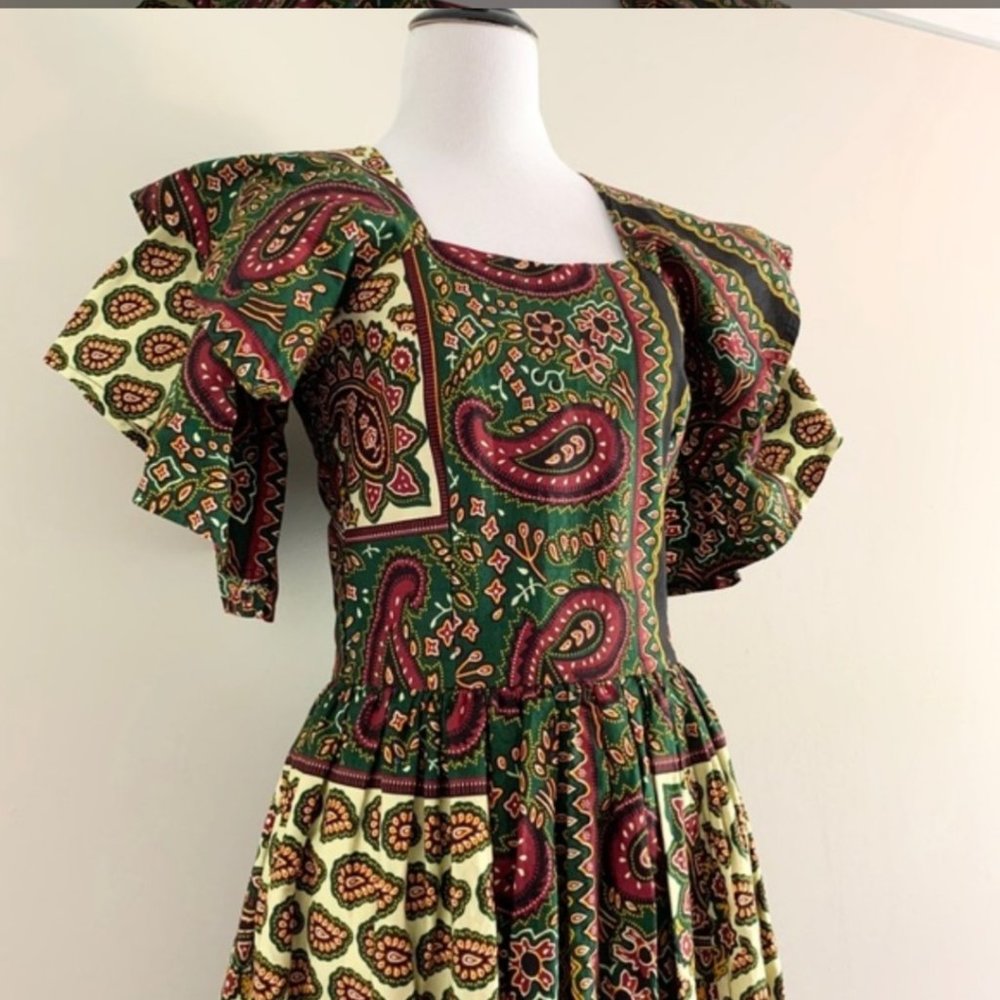 Vintage Autumnal Renaissance Dress - Picture 2 of 4